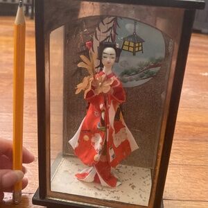Vintage Japan Geisha Doll Floral Kimono Tree Glass Display Case
